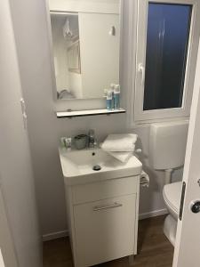 Apartments with a parking space Pakostane, Biograd - 16579