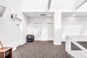 Studio 431247 gouger st ex hotel room in city