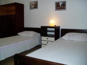 Apartments with parking space Banjol, Rab - 14138