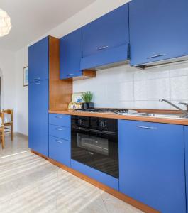 Apartments with parking space Rovinj - 14153