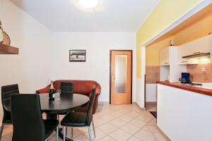 Apartments with parking space Vrsar, Porec - 14164