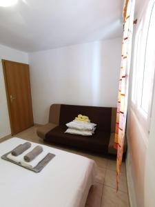 Apartments by the sea Mimice, Omis - 14230