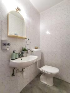 Apartments by the sea Mimice, Omis - 14230