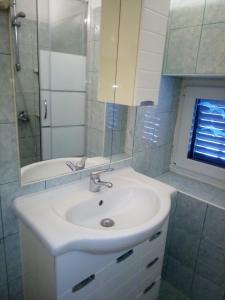 Apartments by the sea Kastel Kambelovac, Kastela - 14364