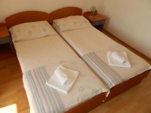 Apartments by the sea Povlja, Brac - 14399