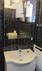 Apartments by the sea Sukosan, Zadar - 14406