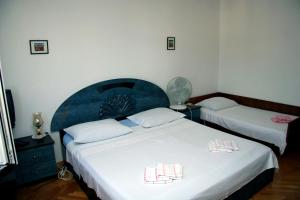 Apartments with parking space Supetar, Brac - 14426