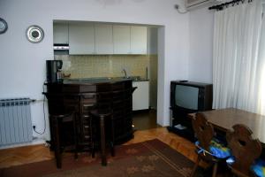 Apartments with parking space Supetar, Brac - 14426