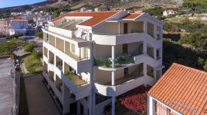 Apartments with a parking space Tucepi, Makarska - 14457