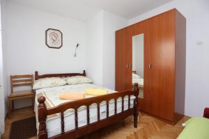 Apartments by the sea Slatine, Ciovo - 16341