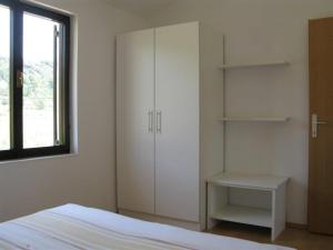 Apartments with parking space Palit, Rab - 16356