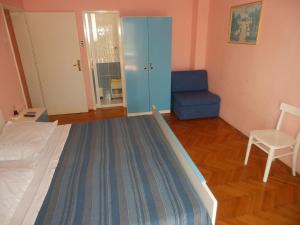 Apartments by the sea Sucuraj, Hvar - 16404