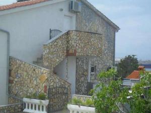 Apartments by the sea Omisalj, Krk - 16512 