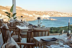 Agios Stefanos, 84600 Mykonos, Greece.