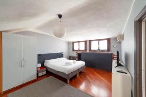 Apartamento con 1 dormitorio - Ático