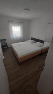 Apartmani Mlinar - Two bedroom apartment with seaview