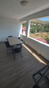 Apartmani Mlinar - Two bedroom apartment with seaview