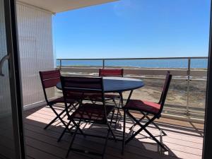 Appartements Large studio direct access to the beach : photos des chambres