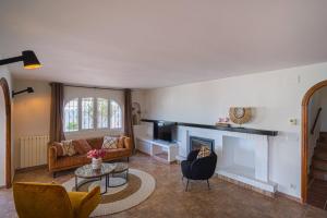 ROMERO - Managed by Almarina Villas