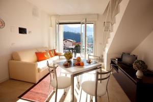 4 Village centre Lenno homes with pool-by Italian Apartments TERRAZE, SPESE, SOPRA SPESE, SPESE II