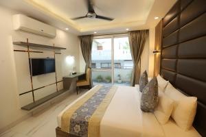Hotel Keshav Residency - Medicity Gurugram, near Medanta Hospital, Pure Vegetarian