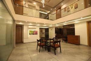 Hotel Keshav Residency - Medicity Gurugram, near Medanta Hospital