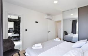 Nice Home In Makarska