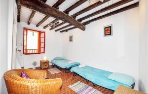 Maisons de vacances Awesome home in Estagel with 2 Bedrooms and WiFi : photos des chambres