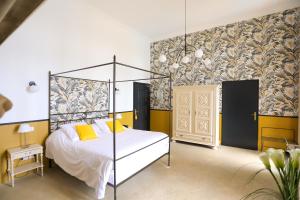 Hotels Hostellerie du Chateau des Fines Roches : photos des chambres