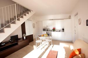 4 Village centre Lenno homes with pool-by Italian Apartments TERRAZE, SPESE, SOPRA SPESE, SPESE II