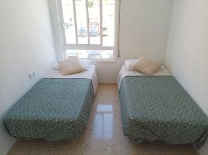 Duplex céntrico con piscina a 100m de la playa.