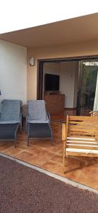 Lovley one bed room with garden and swimming pool