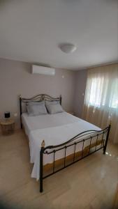 Plaza House