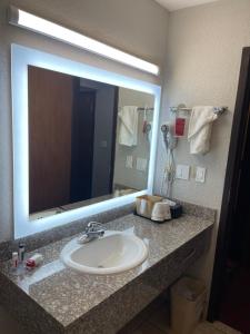 Deluxe King Suite - Non-Smoking room in Ramada by Wyndham Oklahoma City Airport North
