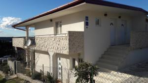 Apartments with a parking space Gornji Karin, Novigrad - 16610 