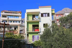 Apartments by the sea Podgora, Makarska - 16630 