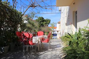 Apartments with a parking space Supetar, Brac - 16656