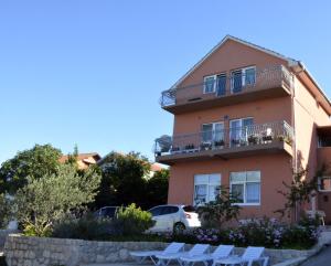 Apartments by the sea Bilice, Krka - 16629 