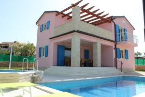Family friendly house with a swimming pool Peroj, Fazana - 16660 