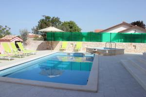 Family friendly house with a swimming pool Peroj, Fazana - 16660 