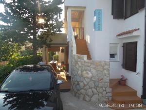 Apartments by the sea Povljana, Pag - 16704