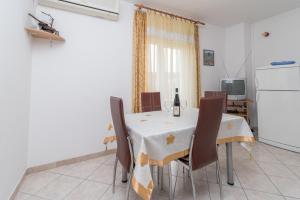 Apartments with parking space Slatine, Ciovo - 16731