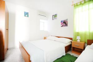 Studio room in Apartments with WiFi Okrug Donji Ciovo - 16737