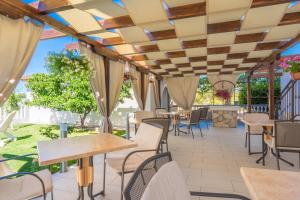 Rooms with a parking space Biograd na Moru, Biograd - 16801 