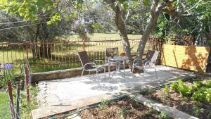 Apartments with parking space Kastel Stafilic, Kastela - 16811