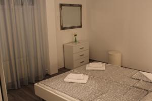 Apartments with parking space Fazana - 16808