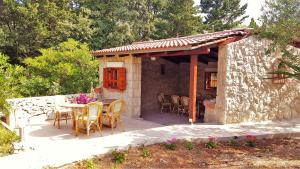 Family friendly seaside apartments Novalja, Pag - 16866