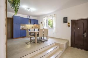 Family friendly house with a swimming pool Maslinica, Solta - 16782