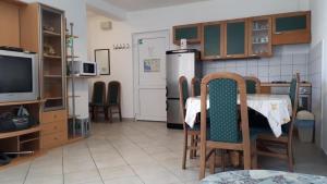 Apartments with a parking space Povljana, Pag - 17011