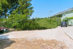 Apartments with a parking space Brela, Makarska - 16596